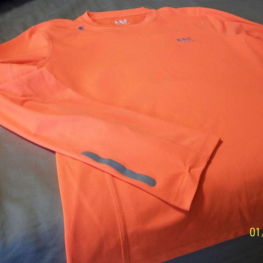 Orange A&F T-shirt